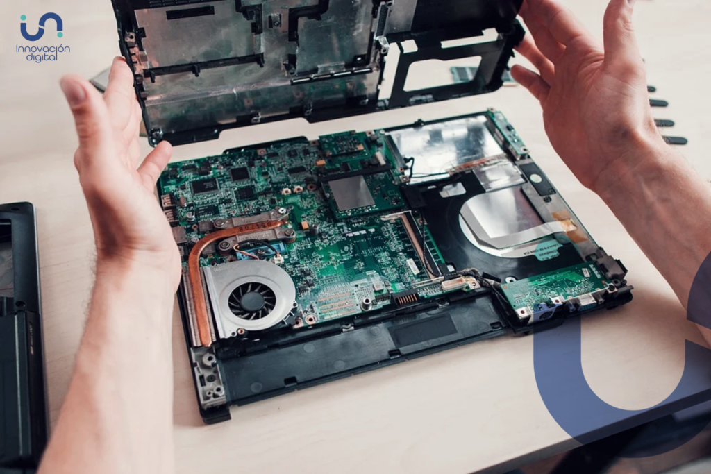 ¿Qué piezas puedo reemplazar para mejorar mi laptop?